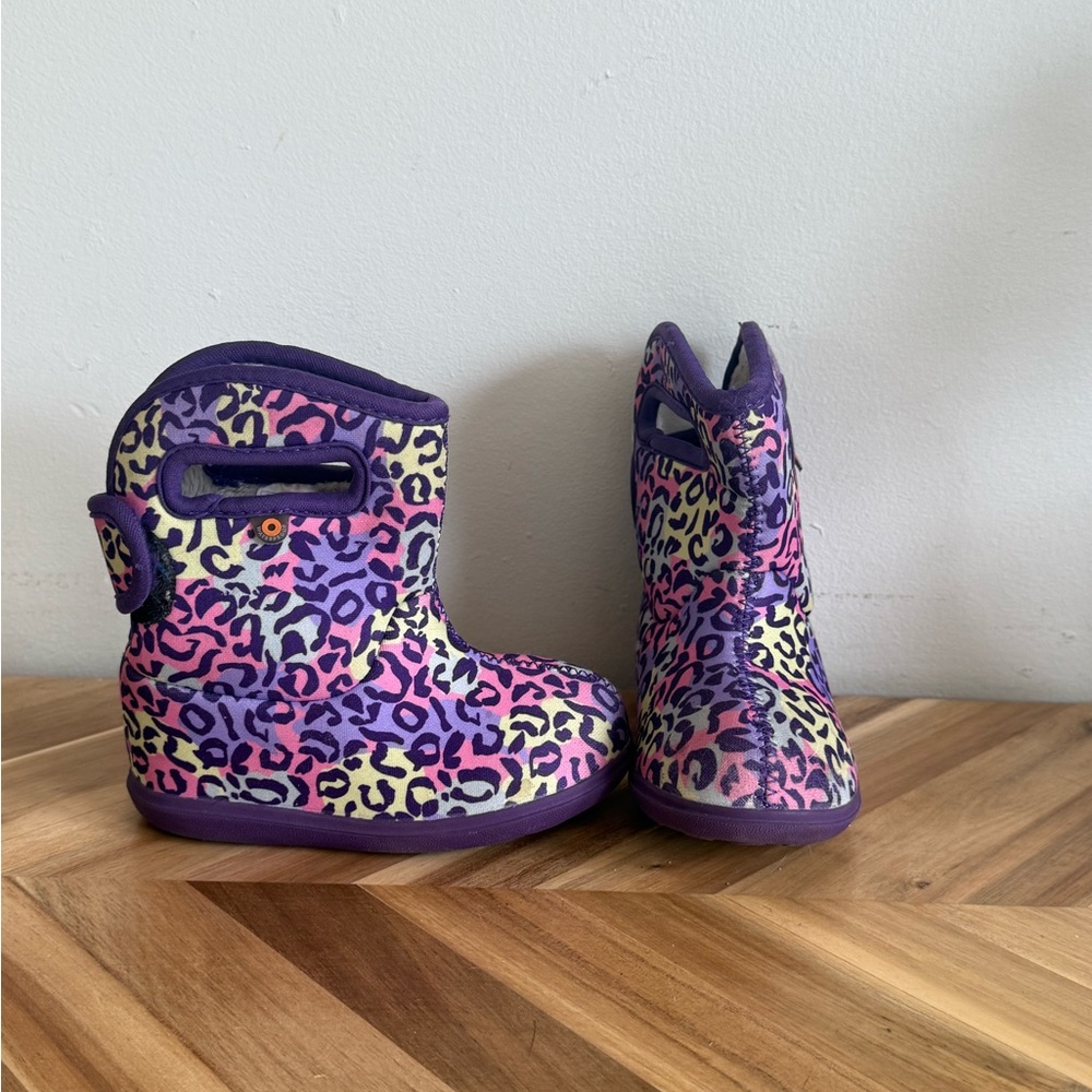Bogs Colorful Leopard Print Kids Boots sz 7
